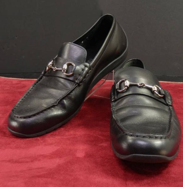 グッチ グッチ 黒 革 ビット金具付き 8ローファー 伊製 GUCCI ホース