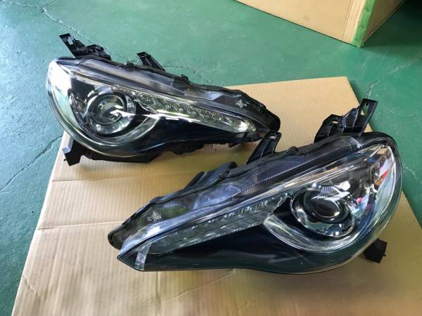 ZN6 86 純正 ヘッドライト 左右セット 中古品