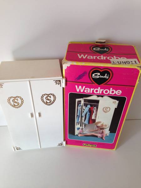 美品　箱付き　ヴィンテージＳｉｄｙ　７０Ｓ　ワードローブ　ブライス　りかちゃん等　ドールハウスに