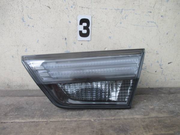 マークX 　GRX130系 　後期　純正 トランク 右側 テールランプ 　LED