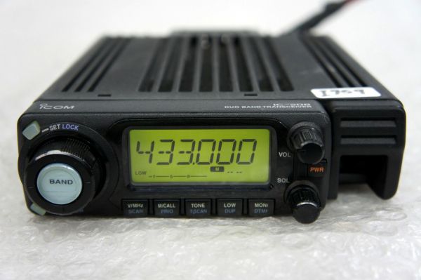 ICOM アイコム IC-208D 144/430MHz トランシーバー (i759) モービル