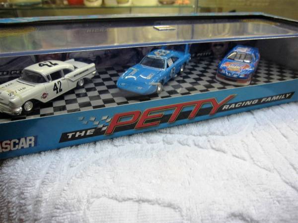 100% ホットウィール　Three　generation　ｏｆ　racing　