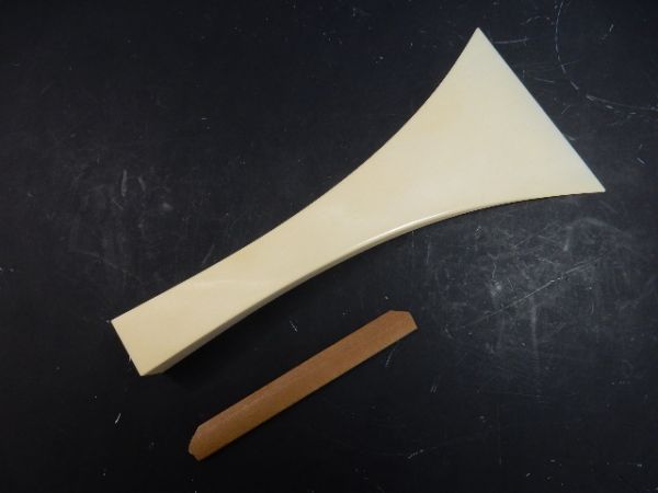 【2025，格安】 1041/ 象牙撥 丸撥 象牙バチ 重さ122g程 和楽器 三味線(バチ)｜売買されたオークション情報、yahooの商品情報をアーカイブ公開 - オークファン バチ
