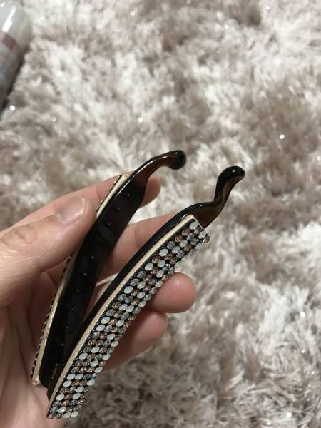 コンプレックスビズ スワロフスキーバナナクリップ定価3万円