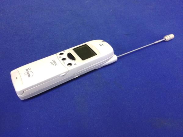 □ジャンク レトロ DoCoMo デジタルムーバ D207 トゥインクルホワイト