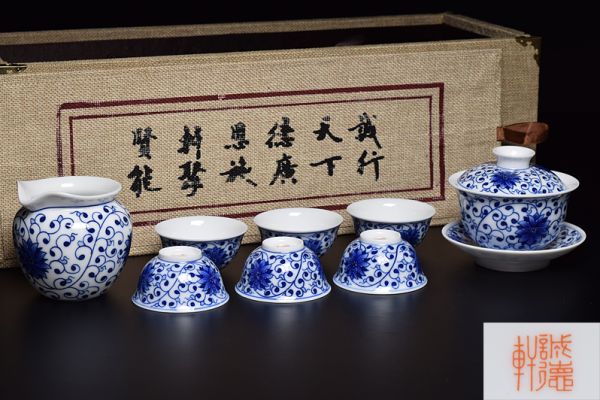 【誠徳軒造青花唐草花文茶器揃（蓋付碗・湯冷・茶碗）/箱付】 中國景徳鎮窯磁器煎茶道具