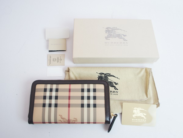 [152]希少！ラッピング袋無料★即決！新品未使用◆ バーバリー Burberry ニットトランクス M 箱付 生産終了限定品 レッド ホースマーク BURBERRY バーバリー by ニット セーター 袋の値段と価格推移は？｜29件の売買データから