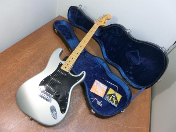 TOKAI/トーカイ エレキギター SILVER STAR ハードケース付き 現状品