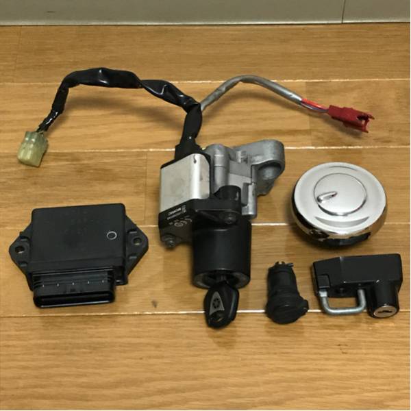 ヤマハ VH01J 純正 ドラッグスター400 中古 0 イモビ付モデル メイン