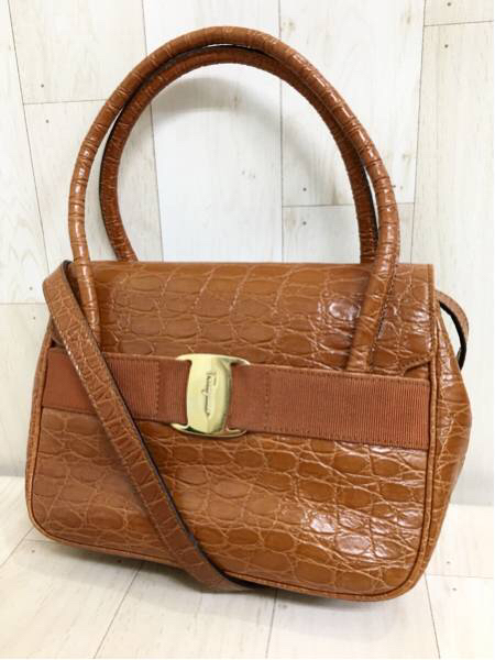 Salvatore Ferragamo フェラガモ クロコ 型押し レザー ヴァラ ハンド 