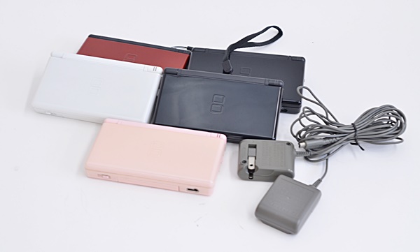 任天堂 DS Lite 5台まとめ　USG-001 通電確認のみ_2