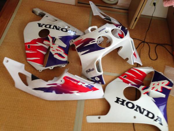 ホンダ CBR250RR MC22 耐久片目アッパーカウル cbr250rr CBR250RR MC22