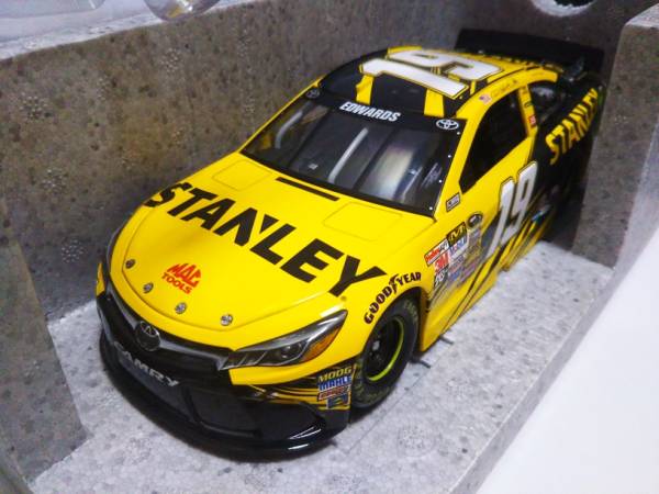 ACTION 1/24 NASCAR C・Edwards #19 STANLEY 2015 CAMRY 