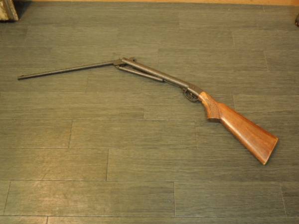 ☆蔵出し・古い・射撃銃・射的銃・空気銃・金属製・玩具ジャンク・昭和