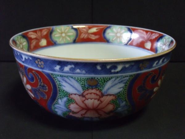美品 伊万里 色絵 草花丸文 冨貴長春 鉢 火鉢 絵柄が華やかな 2026年