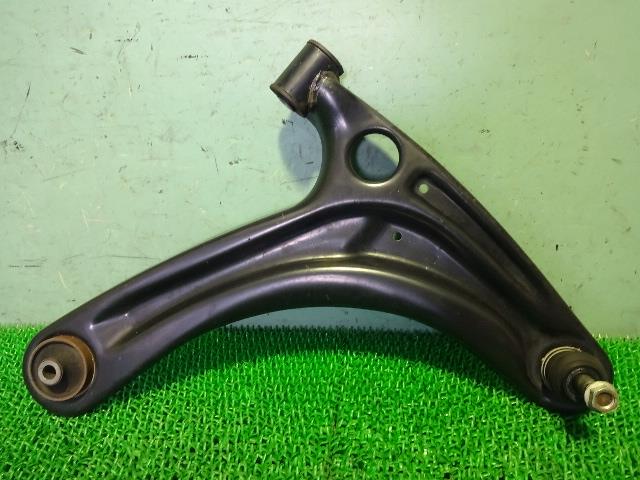 エブリイ DA17V 右フロントロアアーム /24949