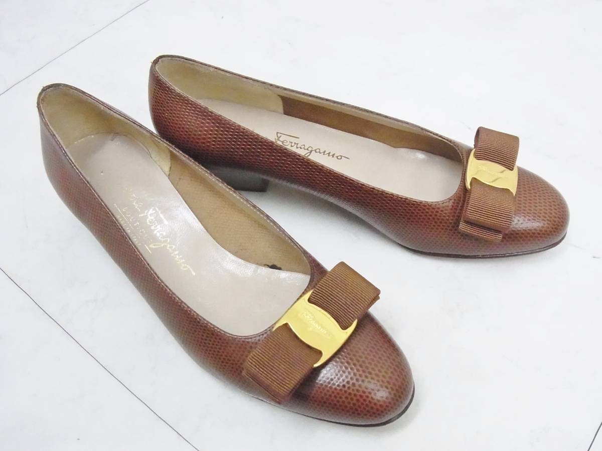 フェラガモ Ferragamo パンプス 5ハーフ C レザー型押し 茶 靴