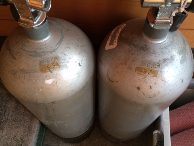 日本アクアラング　１２Lタンク×2本　送料込み