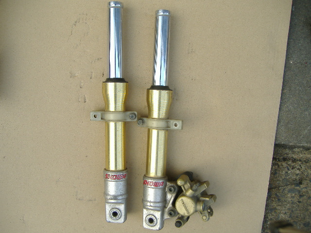 ☆ 　スズキ　ZZ　左右　フロントフォーク　☆