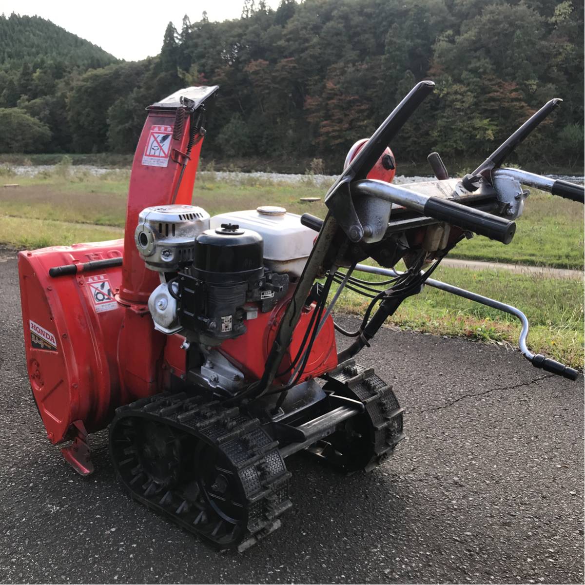 HONDA除雪機 スノーラHS80 HS80 除雪機 ホンダ 扱い易くパワフルな