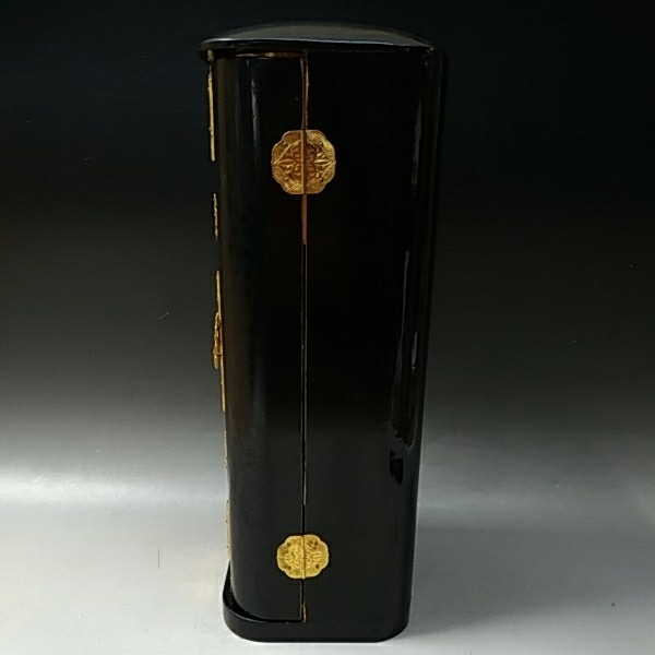 L8133[丸吉]厨子 漆塗彫金装飾 内側金箔張 観音開 小型仏壇 高37cm