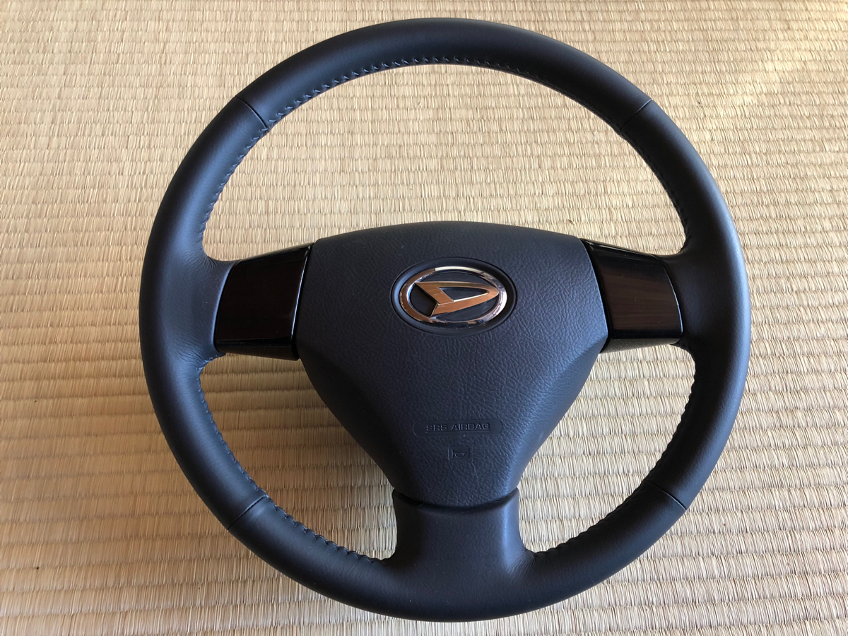 豊富な，最新作 ダイハツ タントカスタムl375s 後期純正レザーステアリング ハンドルカバー使用(ステアリング、ハンドル本体)｜売買されたオークション情報、yahooの商品情報をアーカイブ公開 - オークファ ダイハツ用