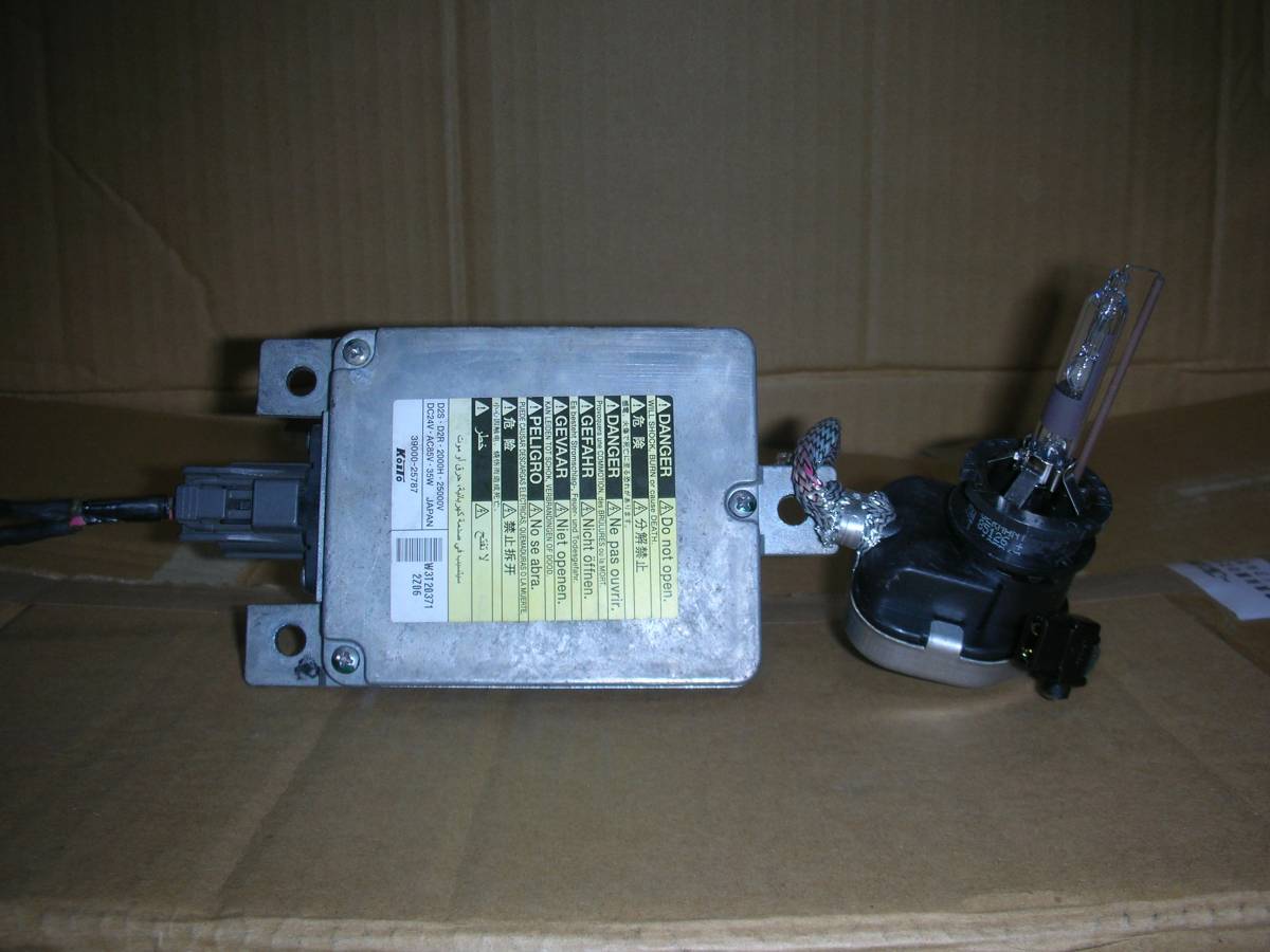 日野レンジャープロ　プロフィア　KOITO製２４V用 バラスト 　　いすゞ　UD 　三菱ふそう　　 ③