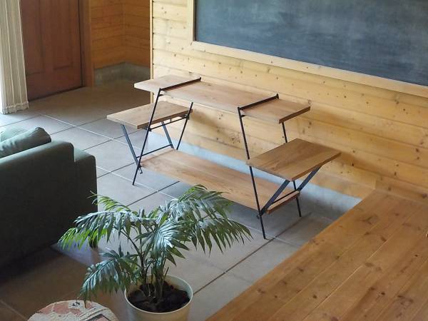 【アウトドア アイアン 3段 焚き火 テーブル シェルフ BBQ おしゃれ キャンプ ハンガーラック 多肉植物 飾り棚 アンティーク 観葉植物】