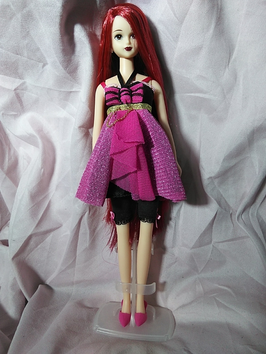 リカちゃんキャッスル製 ジェニーちゃん ジェニーフレンド シオン 赤髪ロングヘアー 洋服台座付 人形 売買されたオークション情報 Yahooの商品情報をアーカイブ公開 オークファン Aucfan Com