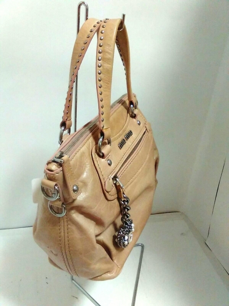 ミュウミュウ miumiu バッグ ハンドバッグ レザー ベージュ スタッズ