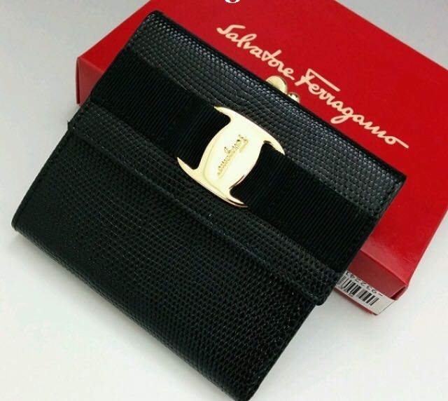 サルバトーレフェラガモ 2つ折り財布 リザード型押し 新品保管品 ブラック