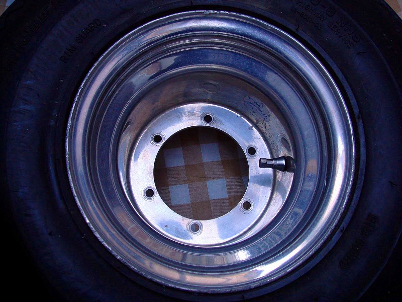 ダグラス(メイワ) 8インチ 6穴 アルミホイール タイヤ付 18×8.5-8