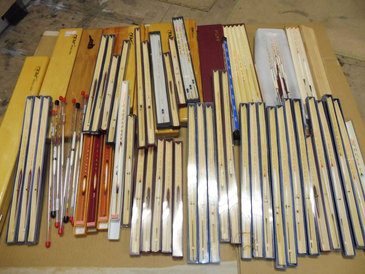 ヘラブナ　棒ウキなど約７０本　大量セット　木製ケース付