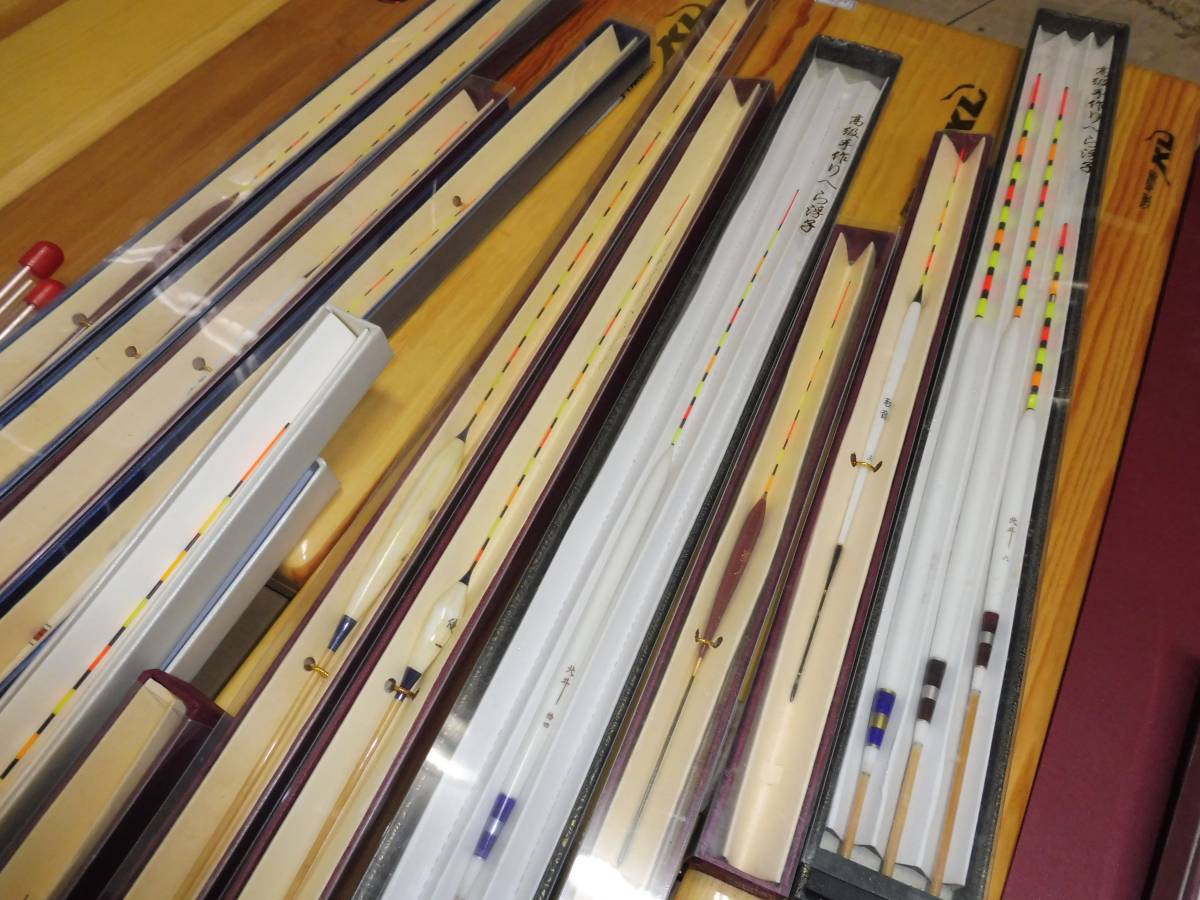 ヘラブナ　棒ウキなど約７０本　大量セット　木製ケース付
