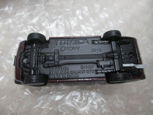 トミカリミテッドヴィンテージネオ LV-N71a フォルクスワーゲン ゴルフ