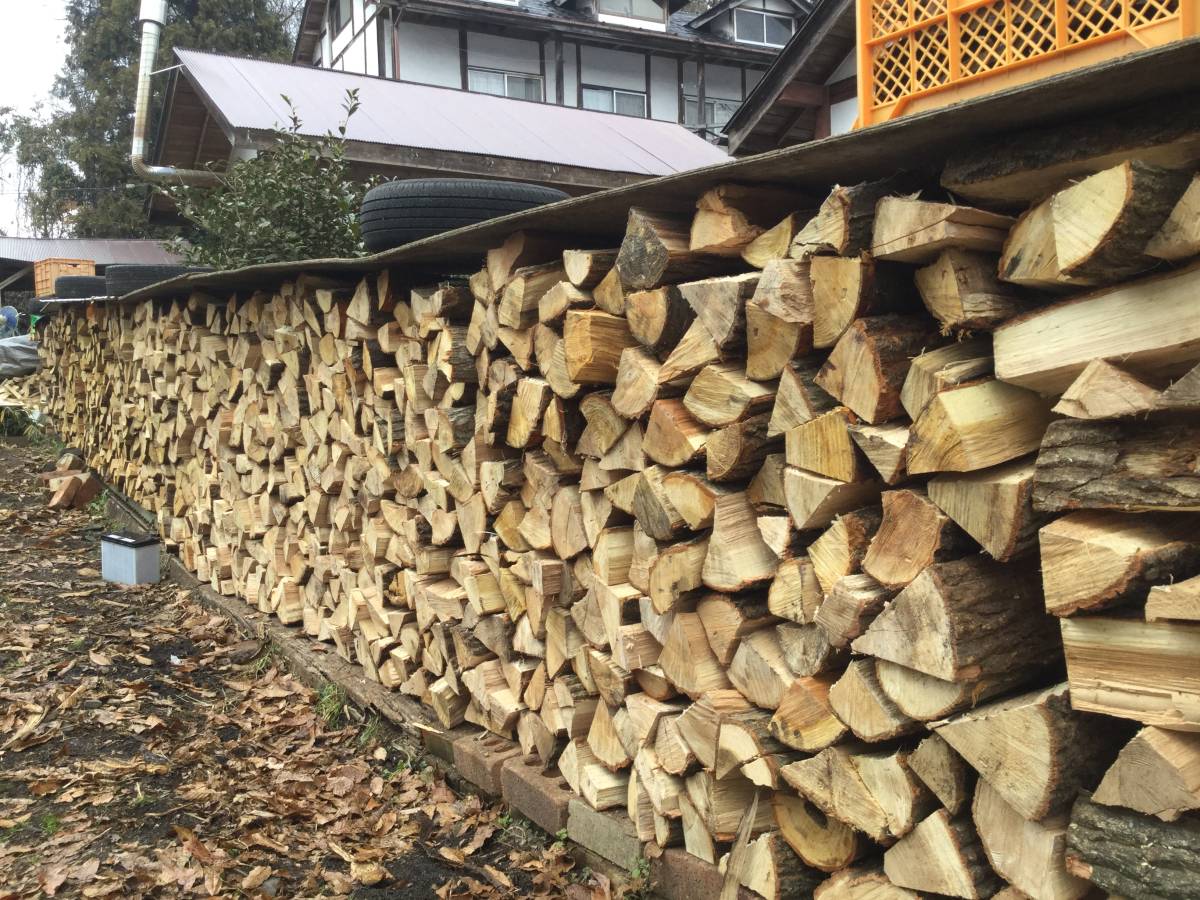 薪（クヌギ） | niikawa firewood 生薪 クヌギ ナラ サクラクリ 
