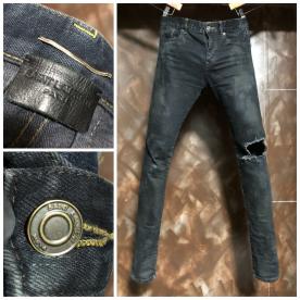 SAINT LAURENT PARISスキニーデニム ダメージ加工ブラックW30 SAINT LAURENT PARIS サンローランパリ - ダメージ加工スキニーデニム