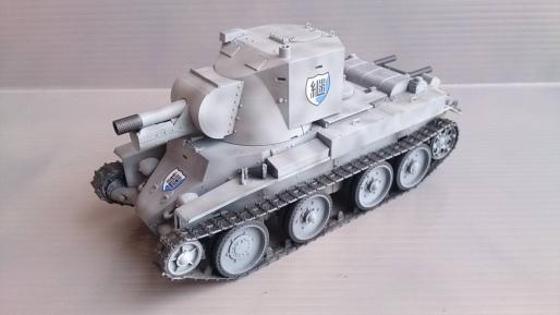 1/35　タミヤ 　　ガールズ＆パンツァー　継続高校仕様　　BT４２　完成品　