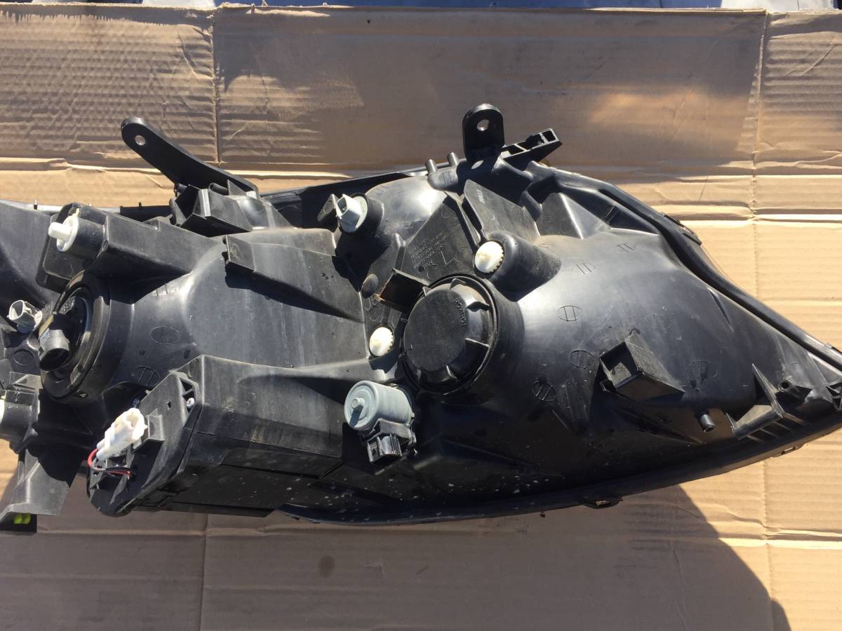 アルファード ハイブリッド 左 ヘッドライト ATH10