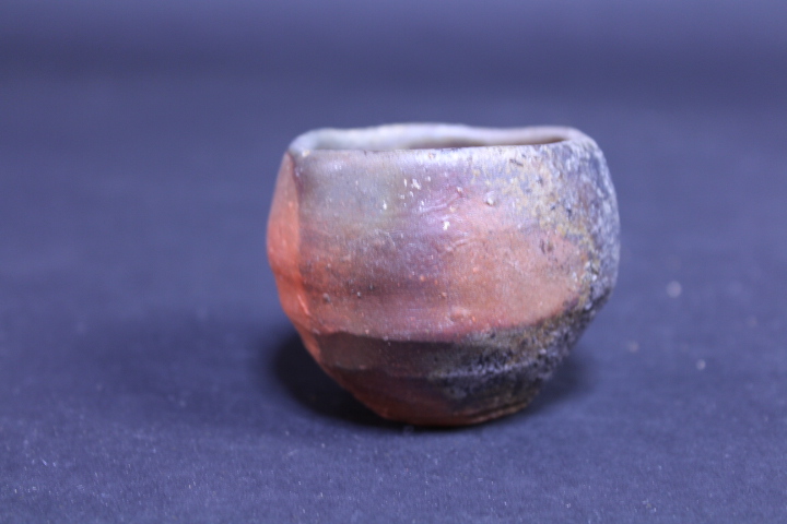 伝統工芸士 柴岡一海 備前焼 酒器（徳利&ぐい呑） 共箱 とっくり 酒呑 酒盃 柴岡紘一 作 備前焼 ぐい呑 酒呑 盃 ぐい呑 共箱 【公式通販】