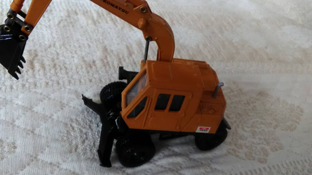 【美品箱なし】コマツ☆ヨネザワ ダイキャストモデル☆ ホイール式パワーショベル PW60 ☆1/40スケール ダイヤペット コマツ ヨネザワ No.K-51 日本製 KOMATSU