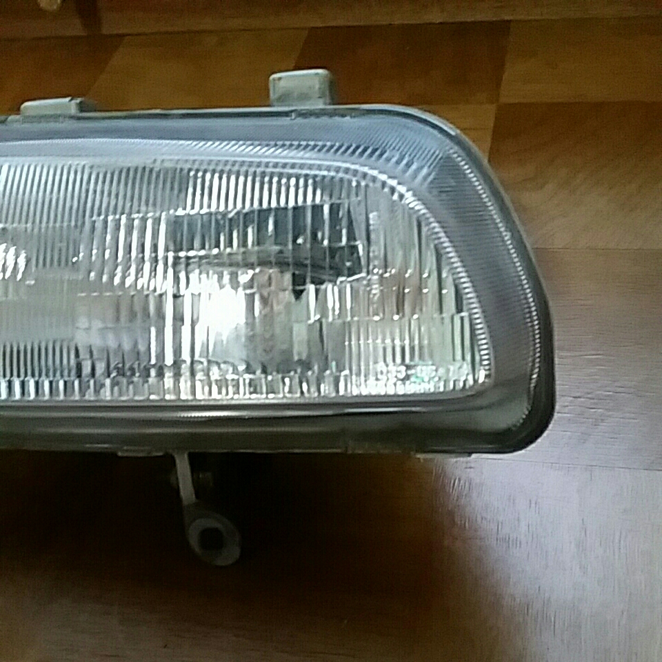 販売 業者 送料込み！ホンダ・ビート用ヘッドライト右側中古品 【公式