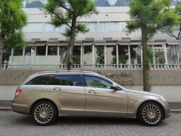 【おしゃれスギル仕様車！】C250Ｗgnアバンギャルド★V6エンジン7AT★希少カラーコーディネイト★ガラスＳＲ★TV視聴可★