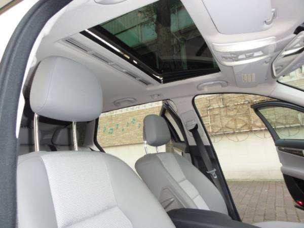 【おしゃれスギル仕様車！】C250Ｗgnアバンギャルド★V6エンジン7AT★希少カラーコーディネイト★ガラスＳＲ★TV視聴可★
