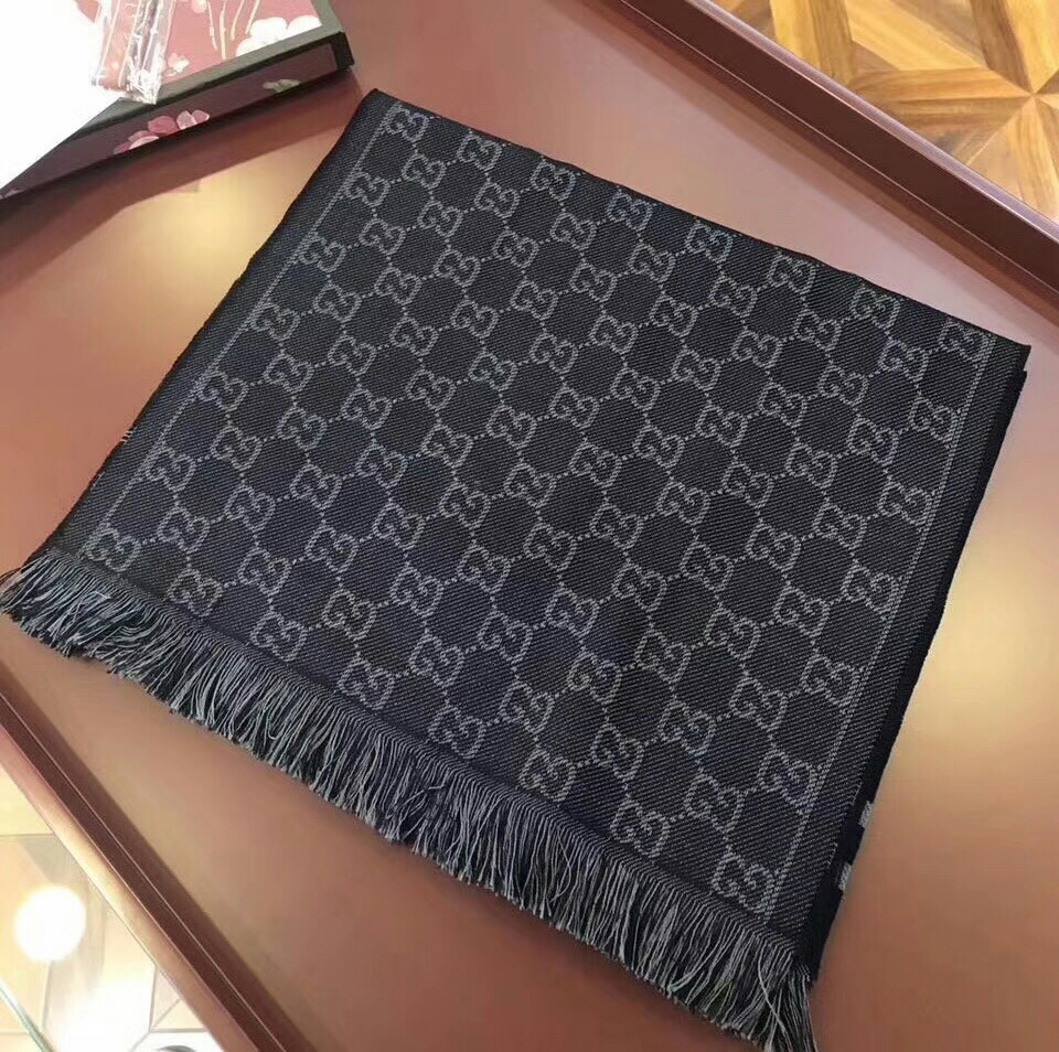 GUCCI GG柄 ストール 黒 Gucci gg柄 マフラー グッチ ストール GUCCI（グッチ） ストール