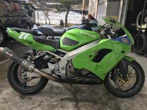 ZX-9R Ninja カワサキ 最強ZX-9RはCBR900RRに真っ向勝負を挑んだ！この