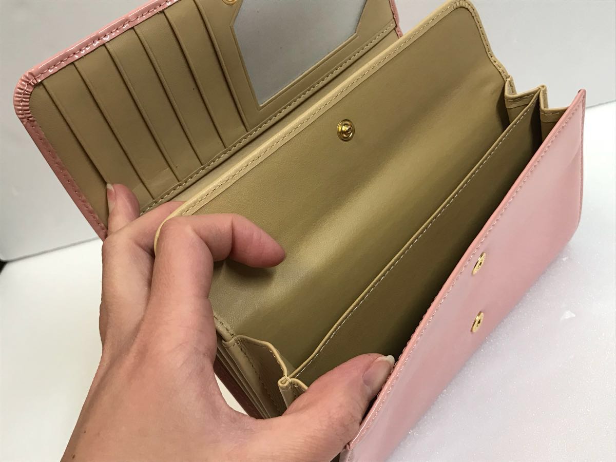新品未使用 売り切り ヴィヴィアンウエストウッド エナメル 長財布 
