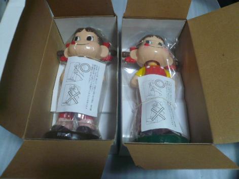 不二家 首振り 非売品 人形 ペコちゃん 希少 店舗 レア 茶色台座 企業