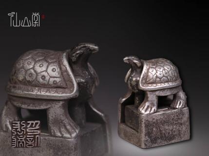 珍しい中国黄銅製印章4点（亀鈕2点と水鳥1点が