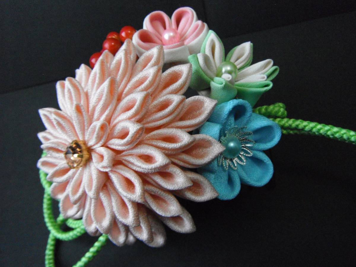 値下げ　正絹つまみ細工　和装髪飾り　飾り紐　成人式・卒業式・七五三等5 つまみ細工 成人式 髪飾り | TOuWA ジュニア